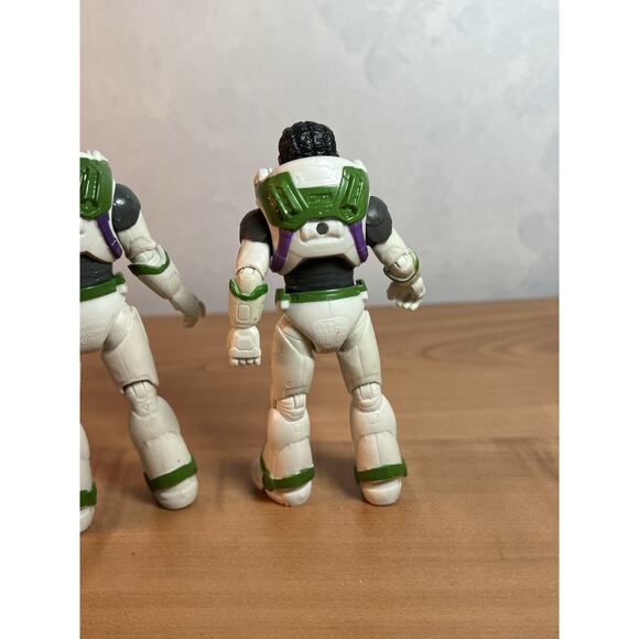 Disney Pixar Buzz Lightyear And Izzy Hawthorne Space Ranger Action Figures 5” - Picture 6 of 8